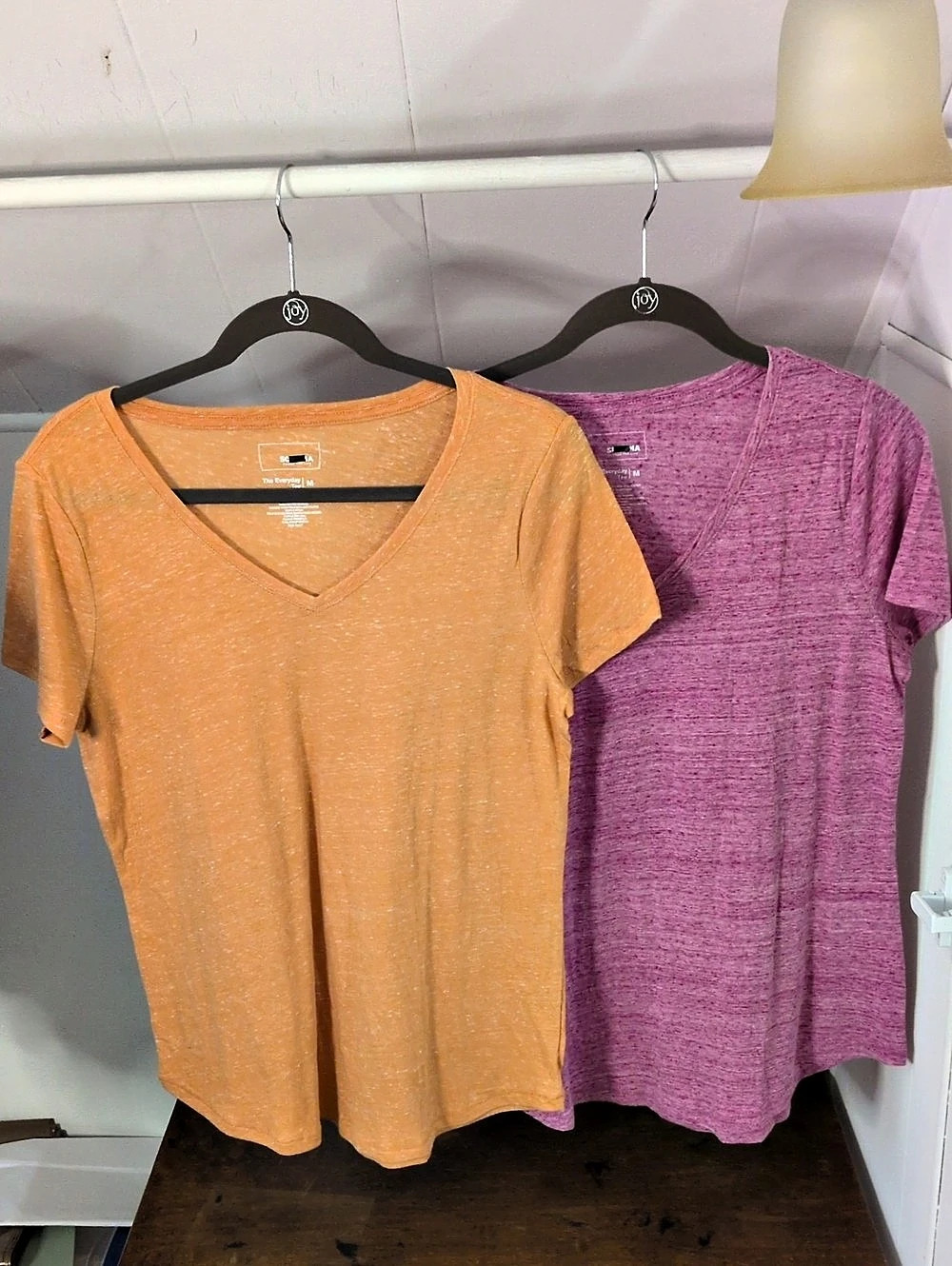 Sonoma The Everyday Tee V-Neck Tees Orange & Pink Medium